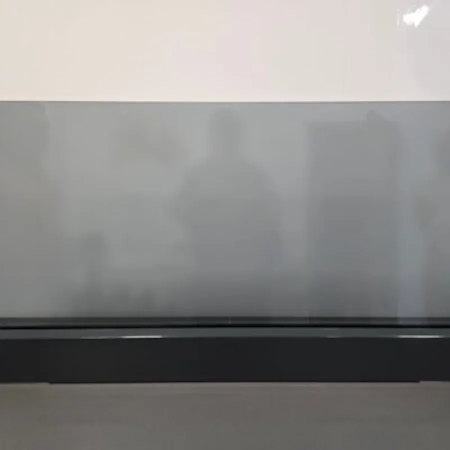 Sivo (dimljeno) staklo u aluminijskoj vodilici